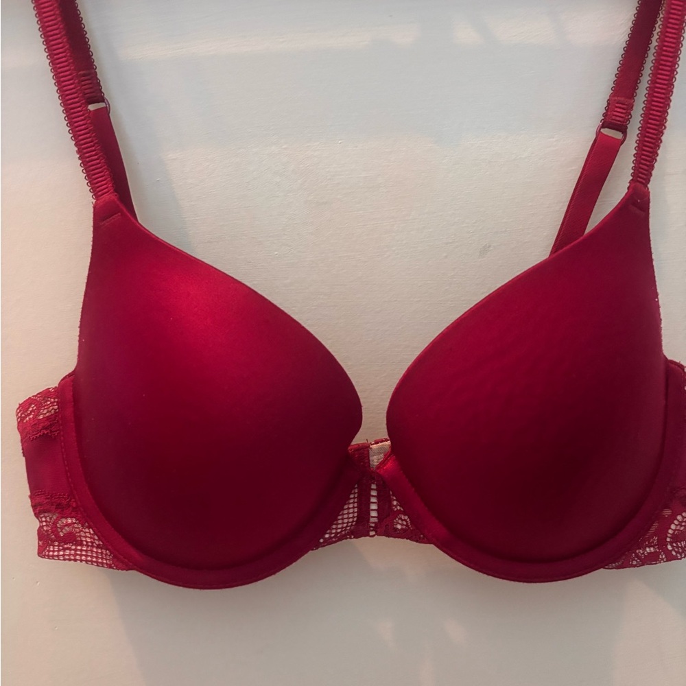Maidenform Red Padded Bra with Adjustable Straps
